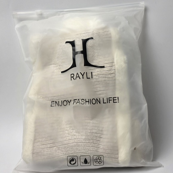 NEW Rayli Winter Beanie with Pom-Pom, Neckwarmer & Glove Set Beige #0694 - Picture 3 of 7